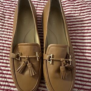 Talbots Laura Tassel Loafers Sz 8. Worn 1 time
